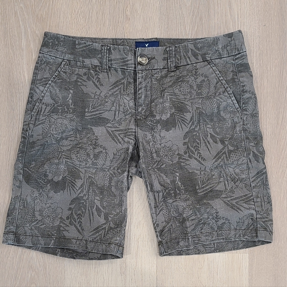 Army green Bermuda floral shorts